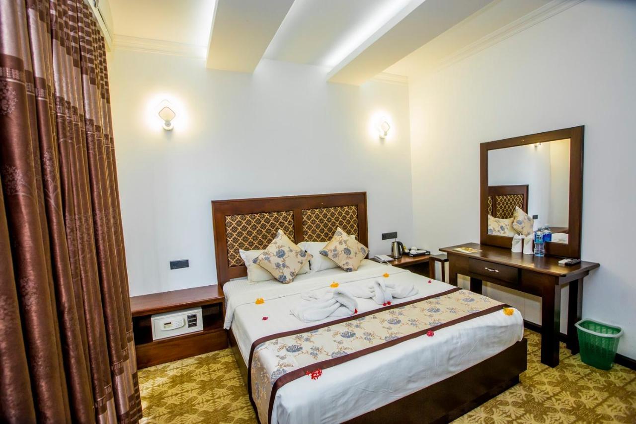 Euro Star Hotel Katunayaka Exteriér fotografie