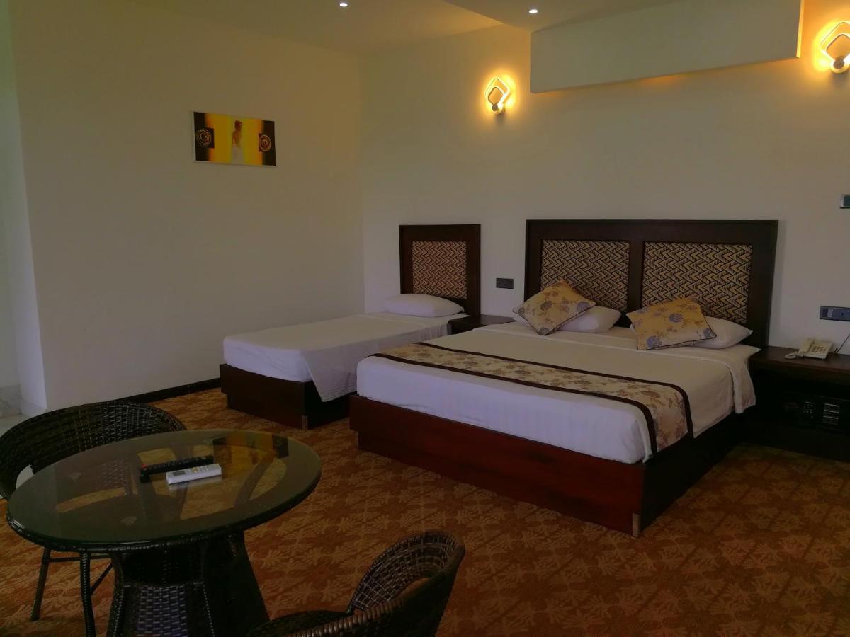Euro Star Hotel Katunayaka Exteriér fotografie